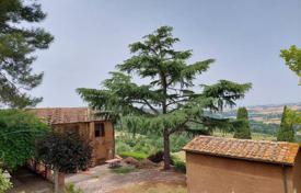 3 dormitorio villa 145 m² en Volterra, Italia. 530 000 €