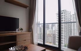 1-dormitorio apartamentos en condominio en Khlong Toei, Tailandia. $373 000