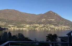 5 dormitorio piso en Torno, Italia. 450 000 €