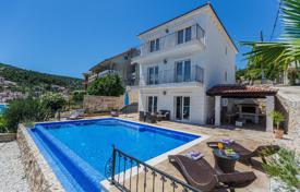 Villa – Trogir, Split-Dalmatia County, Croacia. 950 000 €