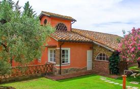 4 dormitorio villa en Follonica, Italia. 3 900 €  por semana
