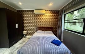 3 dormitorio villa 180 m² en Pattaya, Tailandia. $236 000