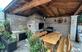 6 dormitorio casa de pueblo 240 m² en Pula, Croacia. 730 000 €
