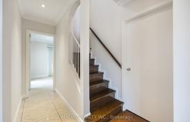 8 dormitorio casa de pueblo en North York, Canadá. C$2 215 000