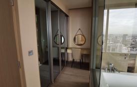 2-dormitorio apartamentos en condominio en Watthana, Tailandia. $634 000