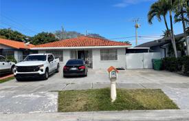 3 dormitorio casa de pueblo 217 m² en West End, Estados Unidos. $560 000