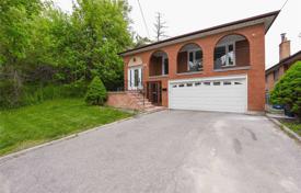 Casa de pueblo – Etobicoke, Toronto, Ontario,  Canadá. C$1 560 000