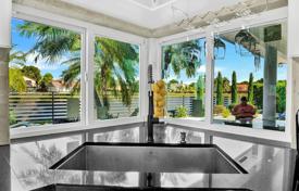 Casa de pueblo – West End, Miami, Florida,  Estados Unidos. $1 600 000