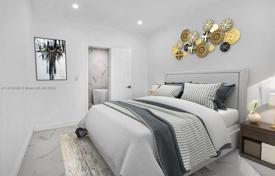 4 dormitorio casa de pueblo 135 m² en Miami, Estados Unidos. $629 000