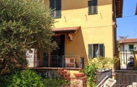 5 dormitorio piso 255 m² en Florencia, Italia. 1 200 000 €