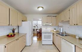 10 dormitorio casa de pueblo en Etobicoke, Canadá. C$1 183 000