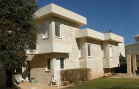 Chalet – Netanya, Center District, Israel. $2 535 000