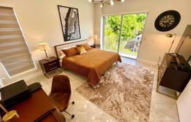 3 dormitorio casa de pueblo 172 m² en Miami, Estados Unidos. $1 250 000