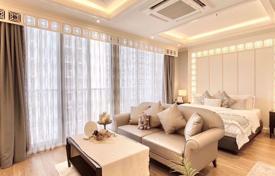 2-dormitorio apartamentos en condominio en Khlong Toei, Tailandia. $685 000
