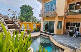 5 dormitorio villa 200 m² en Pattaya, Tailandia. $358 000
