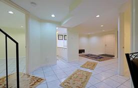 6 dormitorio casa de pueblo en Etobicoke, Canadá. C$1 377 000