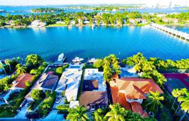 Villa – Miami Beach, Florida, Estados Unidos. $3 895 000