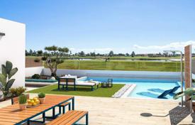 Situado a poca distancia andando de tiendas y restaurantes en La Serena Golf, Los Alcázares. Villa con piscina privada (37.. 599 000 €