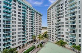 Condominio – Collins Avenue, Miami, Florida,  Estados Unidos. $748 000