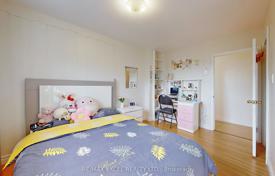 11 dormitorio casa de pueblo en Scarborough, Canadá. C$1 610 000