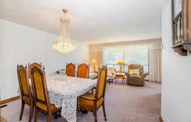 9 dormitorio casa de pueblo en North York, Canadá. C$1 608 000