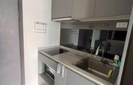 1-dormitorio apartamentos en condominio en Phra Khanong, Tailandia. $150 000