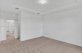 3 dormitorio casa de pueblo 153 m² en Miami, Estados Unidos. $617 000