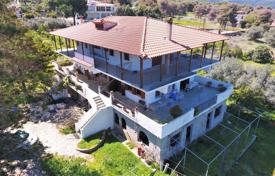 Villa – Loutraki, Administration of the Peloponnese, Western Greece and the Ionian Islands, Grecia. 320 000 €