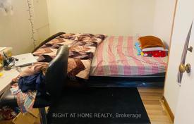 9 dormitorio casa de pueblo en Scarborough, Canadá. C$1 176 000