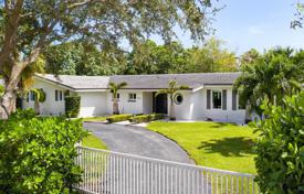 Villa – Pinecrest, Florida, Estados Unidos. $840 000