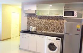 2-dormitorio apartamentos en condominio en Phra Khanong, Tailandia. $179 000