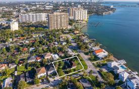 Casa de pueblo – North Bayshore Drive, Miami, Florida,  Estados Unidos. $2 000 000