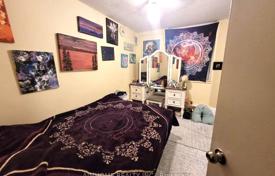 6 dormitorio piso en Scarborough, Canadá. C$785 000