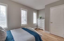 3 dormitorio adosado en North York, Canadá. C$1 122 000