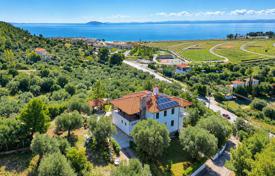 5 dormitorio villa 305 m² en Nikiti, Grecia. 980 000 €