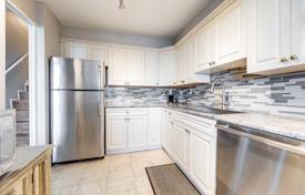 6 dormitorio piso en Etobicoke, Canadá. C$775 000