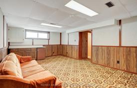 9 dormitorio casa de pueblo en Etobicoke, Canadá. C$1 390 000