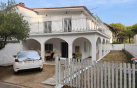 5 dormitorio casa de pueblo 171 m² en Pirovac, Croacia. 350 000 €