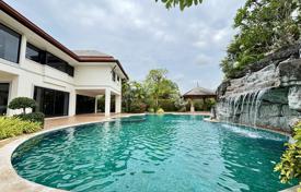 4 dormitorio villa 480 m² en Pattaya, Tailandia. $881 000