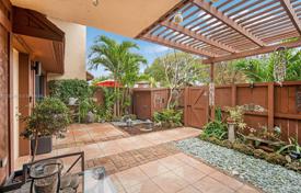 2 dormitorio casa de pueblo 122 m² en Miami, Estados Unidos. $435 000