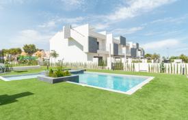 3 dormitorio chalet 175 m² en Torrevieja, España. 350 000 €