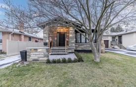 3 dormitorio casa de pueblo en Etobicoke, Canadá. C$1 689 000