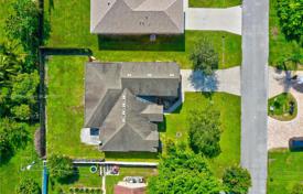 5 dormitorio casa de pueblo 311 m² en Florida, Estados Unidos. $522 000