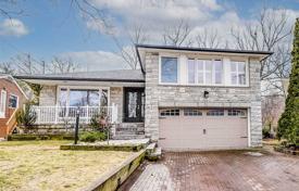 5 dormitorio casa de pueblo en Etobicoke, Canadá. C$1 524 000