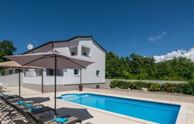 8 dormitorio casa de pueblo 400 m² en Poreč, Croacia. 812 000 €