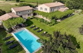 13 dormitorio villa en Saint-Saturnin-lès-Apt, Francia. 2 690 000 €