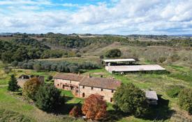 4 dormitorio villa 1075 m² en Asciano, Italia. 800 000 €
