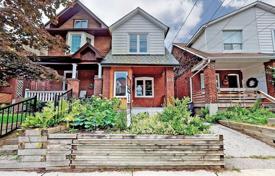 Casa de pueblo – East York, Toronto, Ontario,  Canadá. C$1 037 000