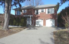 Casa de pueblo – Etobicoke, Toronto, Ontario,  Canadá. C$2 235 000