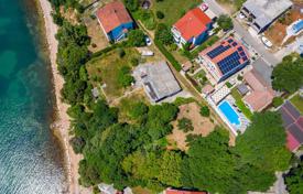 12 dormitorio casa de pueblo 470 m² en Posedarje, Croacia. 2 100 000 €